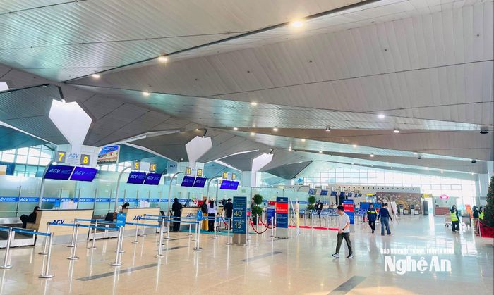 Nhà ga quốc nội tại sân bay Vinh đã mở rộng diện tích, phục vụ nhu cầu ngày càng cao của người dân. Ảnh tư liệu: Quang An