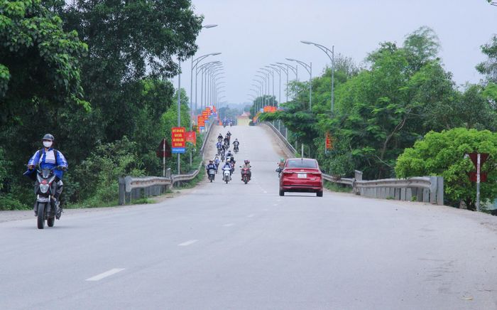 Hạ tầng giao thông đang tiếp tục được xã Đại Đồng quan tâm đầu tư đồng bộ và tăng tính kết nối. Ảnh tư liệu: Mai Hoa