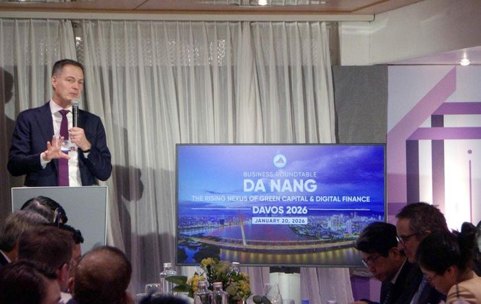 Tổng Giám đốc UNDP, cựu Thủ tướng Bỉ Alexander De Croo đánh giá cao tiềm năng Trung tâm Tài chính quốc tế tại Việt Nam. Ảnh: Đoàn công tác