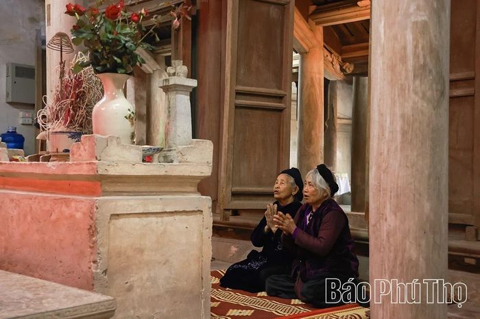 Từ bao đời nay, nơi đây là không gian sinh hoạt tín ngưỡng quen thuộc để người dân gửi gắm niềm tin, cầu mong bình an, mưa thuận gió hòa, cuộc sống ấm no.