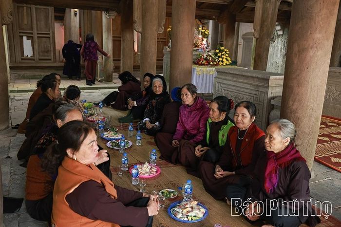 Giữa nhịp sống hiện đại, đền Phú Đa vẫn lặng lẽ tồn tại như một khoảng lắng cần thiết để con người hôm nay tìm về với cội nguồn.