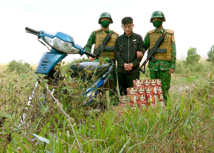 Các đối tượng cùng tang vật