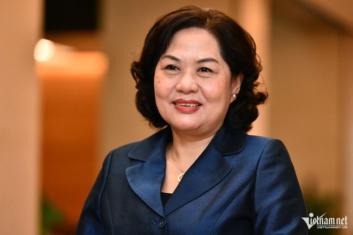 Bộ trưởng Y tế Đào Hồng Lan (ảnh trên) và Thống đốc Ngân hàng Nhà nước Nguyễn Thị Hồng. Ảnh: Hoàng Hà