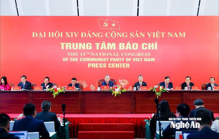 Buổi họp báo diễn ra ngay sau khi Đại hội XIV của Đảng bế mạc. Ảnh: Phạm Bằng