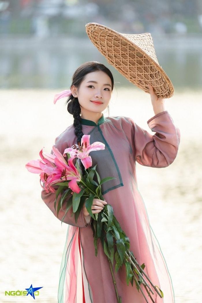 Nhiều nhóm bạn duy trì thói quen chụp ảnh áo dài mỗi dịp Tết để cầu chúc một năm mới may mắn.