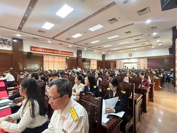 Quang cảnh hội nghị.