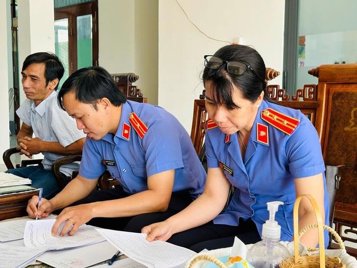 Kiểm sát viên trực tiếp xác minh điều kiện thi hành án dân sự.