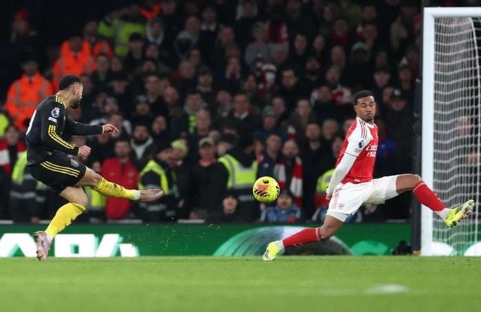 Matheus Cunha ghi bàn quyết định cho Man United.