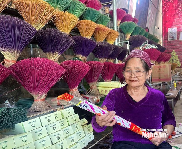 Sản phẩm hương trầm xã Quỳ Châu được khách hàng khắp nơi ưa chuộng. Ảnh: Văn Trường
