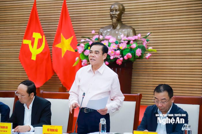 Đồng chí Võ Trọng Hải - Phó Bí thư Tỉnh ủy, Chủ tịch UBND tỉnh phát biểu tại phiên họp. Ảnh: Thành Duy