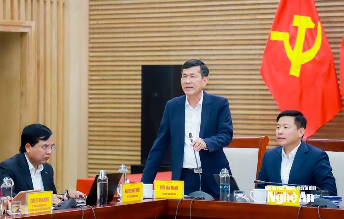 Đồng chí Thái Văn Thành - Ủy viên Ban Chấp hành Đảng bộ tỉnh, Phó Chủ tịch UBND tỉnh phát biểu tại phiên họp. Ảnh: Thành Duy