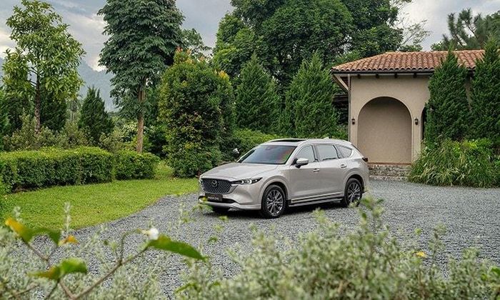 Mazda CX-8 có kích thước lớn nhất phân khúc nhưng kiểu dáng bên ngoài không quá khác biệt so với CX-5.