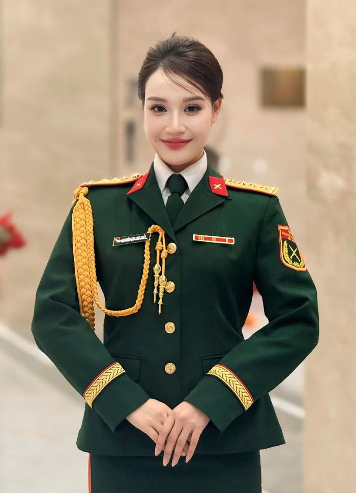 Ca sĩ Thu Thủy hiện đang công tác tại Nhà hát Ca múa nhạc Quân đội. Ảnh: An Bảo