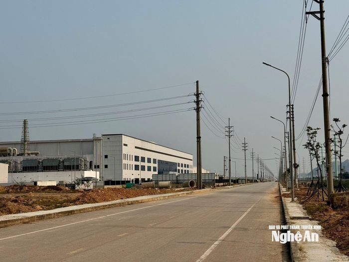 Các doanh nghiệp FDI vào hoạt động là cơ sở để tăng kim ngạch xuất khẩu. Trong ảnh: Một góc KCN Hoàng Mai 1 tại phường Hoàng Mai. Ảnh: Nguyễn Hải