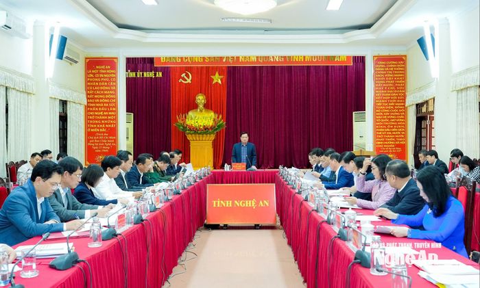 Ban Chỉ đạo bầu cử đại biểu Quốc hội khóa XVI và HĐND các cấp, nhiệm kỳ 2026-2031 tỉnh Nghệ An họp phiên thứ hai. Ảnh: Phạm Bằng