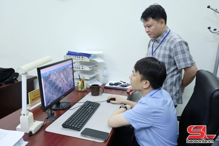Công chức Sở Xây dựng ứng dụng phần mềm chuyên dùng trong thực hiện nhiệm vụ.