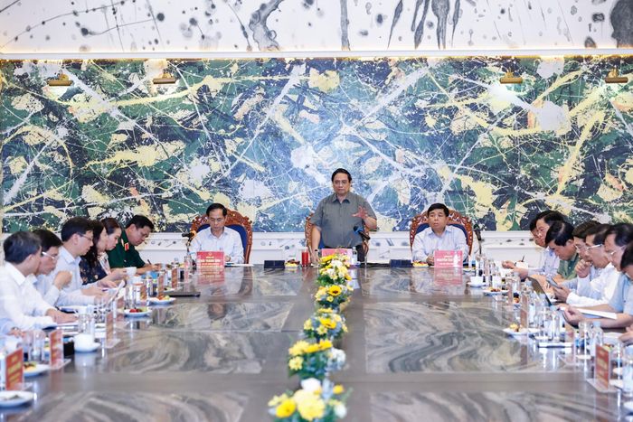 Thủ tướng Phạm Minh Chính chủ trì cuộc họp với các bộ ngành, địa phương để tiếp tục tháo gỡ các khó khăn, vướng mắc trong triển khai các dự án phục vụ APEC.