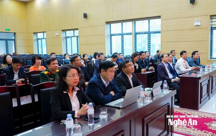 Các đại biểu tham dự hội nghị tại điểm cầu Nghệ An.