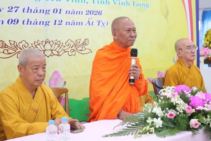 Hòa thượng Thạch Sok Xane ban đạo từ