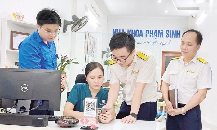 Đồng hành cùng hộ kinh doanh xóa bỏ thuế khoán chuyển sang kê khai.