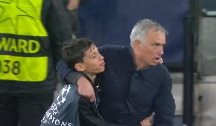  Thầy trò Mourinho có chiến thắng đầy cảm xúc. 