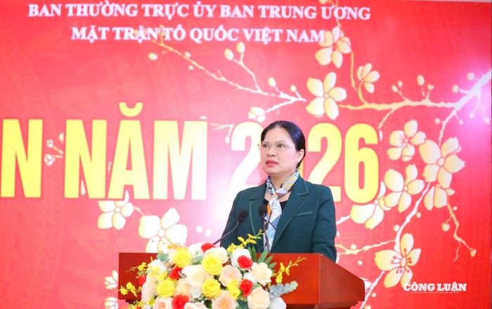 Phó Chủ tịch – Tổng Thư ký Ủy ban Trung ương Mặt trận Tổ quốc Việt Nam Hà Thị Nga kết luận buổi gặp mặt, làm rõ các vấn đề liên quan đến sắp xếp báo chí và mô hình tổ chức hội quần chúng.
