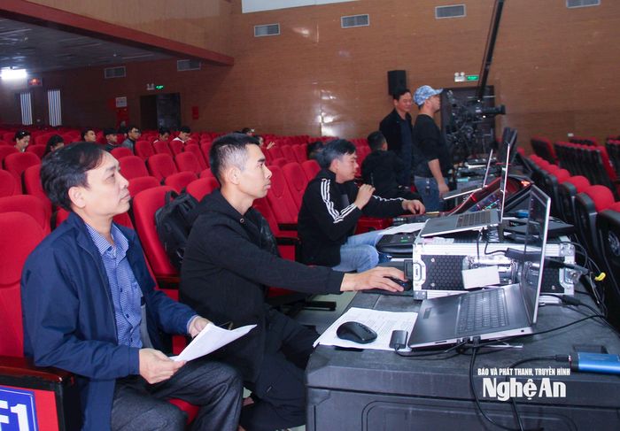 Ê kíp thực hiện Chương trình “Nghĩa tình dòng Lam – Xuân Bính Ngọ 2026”. Ảnh: Mai Hoa