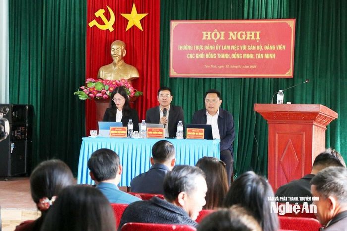 Thường trực Đảng ủy phường Tân Mai làm việc với cán bộ và Nhân dân các khối bị ảnh hưởng bởi dự án Nhà máy Nhiệt điện LNG Quỳnh Lập. Ảnh: Khánh Ly