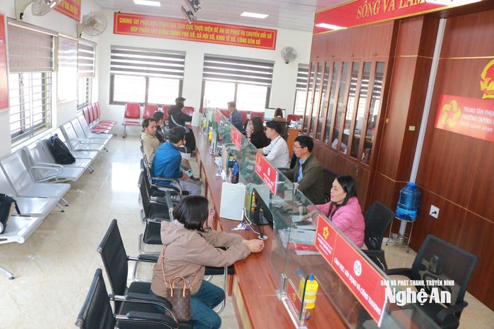 Trung tâm Phục vụ hành chính công phường Quỳnh Mai. Ảnh: K.L