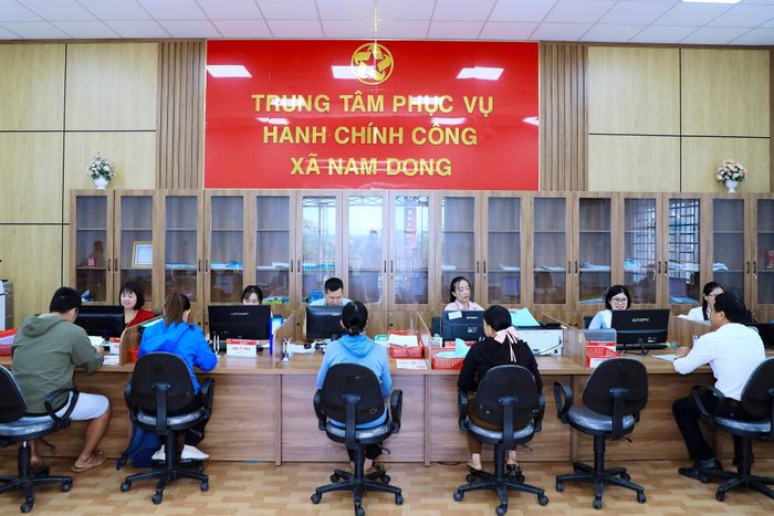 Khu vực tiếp nhận, giải quyết thủ tục của Trung tâm Phục vụ hành chính công xã Nam Dong khang trang, rộng rãi hơn