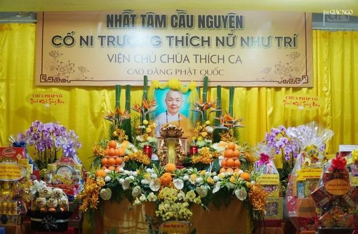 Giác linh đài Ni trưởng Thích nữ Như Trí