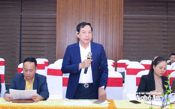 Phó Chủ tịch Thường trực Liên hiệp các tổ chức hữu nghị tỉnh Nguyễn Hồng Kỳ thảo luận tại hội nghị. Ảnh: Mai Hoa
