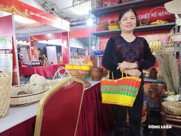 Các sản phẩm phục vụ đời sống thường ngày do người dân Phú Túc, Phượng Dực sản xuất