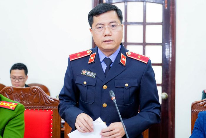 Viện trưởng Viện KSND tỉnh Bùi Việt Cường phát biểu tại phiên họp. Ảnh: Phạm Bằng