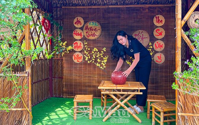 Tiểu cảnh Tết quê tại Ðiểm Du lịch sinh thái Hương Tràm.