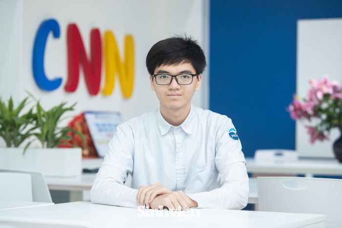 Trần Hoàng Lê Thành - học sinh lớp 11A9 Trường THPT Chuyên Ngoại ngữ vừa đạt 9.0 IELTS. Với Thành, ngôn ngữ thứ hai là công cụ để Thành kết nối với tri thức toàn cầu.