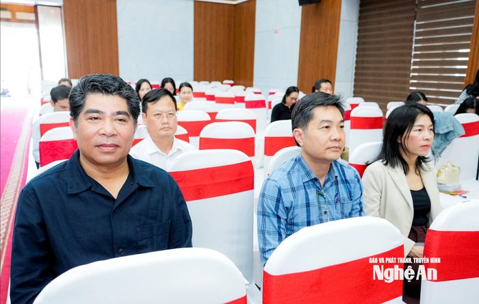 Các đại biểu tham dự hội nghị tại điểm cầu tỉnh Nghệ An. Ảnh: Phạm Bằng