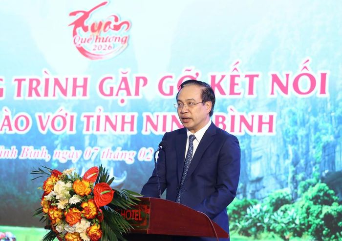 Ông Đặng Thanh Sơn - Ủy viên Ban Thường vụ Tỉnh ủy, Phó Chủ tịch UBND tỉnh Ninh Bình - phát biểu chào mừng đoàn đại biểu tham dự chương trình.