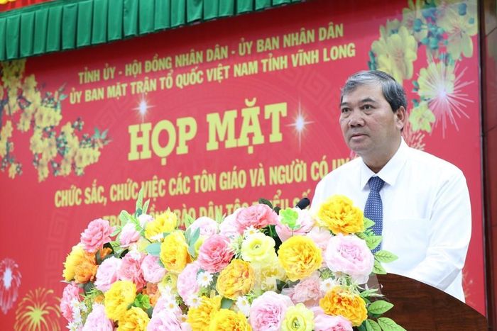 Phó Bí thư Tỉnh ủy, Chủ tịch Ủy ban MTTQ Việt Nam tỉnh Vĩnh Long Kim Ngọc Thái phát biểu tại buổi họp mặt. Ảnh: Thanh Hòa- TTXVN