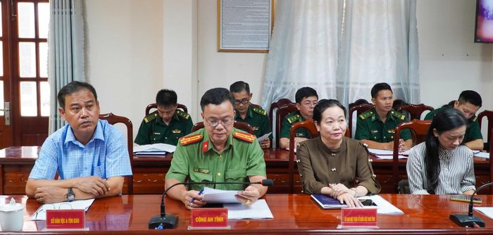 Đại diện các sở, ban, ngành, cơ quan, đơn vị liên quan tham dự hội nghị.