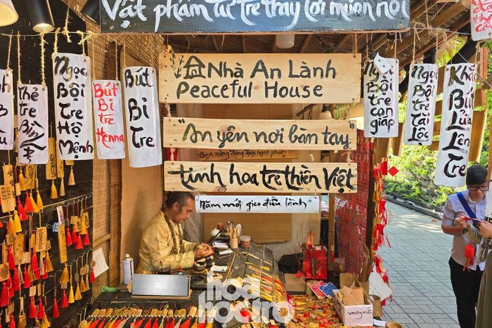Không gian "gửi điều lành" dành cho các du khách.