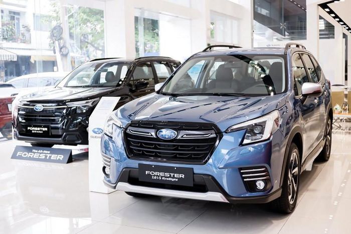 Forester thế hệ cũ vẫn bán song song với thế hệ mới. Ảnh: Subaru.
