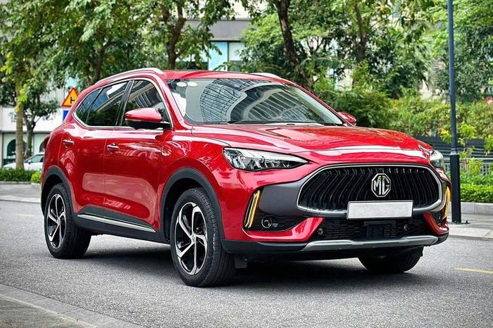 Có kiểu dáng dễ nhìn cùng không gian của mẫu SUV hạng C, MG HS có giá ngang SUV hạng B. Ảnh: MG.
