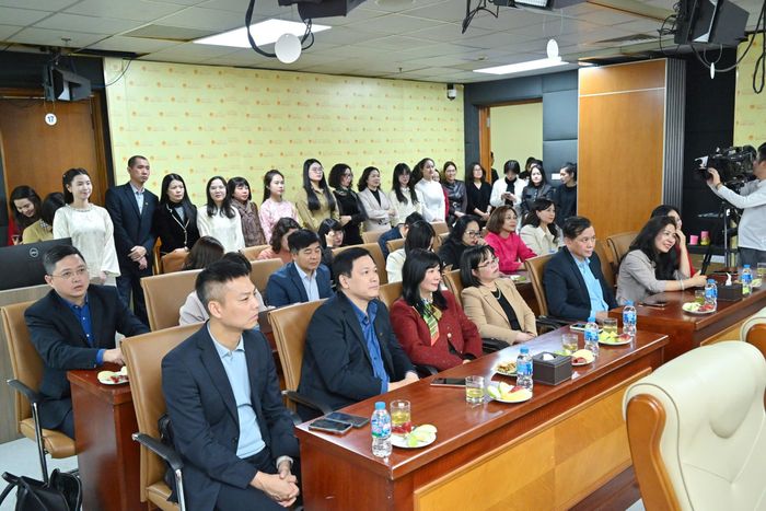 Các đại biểu tham dự buổi lễ. Ảnh: Quang Khánh