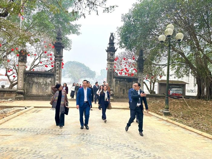 Không gian lễ hội Gióng đền Sóc đang được chỉnh trang. Ảnh: Hoàng Lân