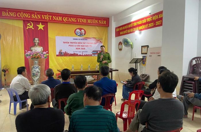 Hướng dẫn kỹ năng PCCC cho các hộ dân sinh sống tại chung cư.