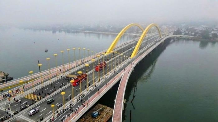 Cầu Nguyễn Hoàng - cây cầu vòm thép bắc qua sông Hương, TP Huế chính thức đưa vào hoạt động thắng 4/2025.