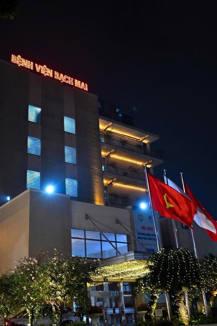 Chờ đón khoảnh khắc năm mới ở BV Bạch Mai.