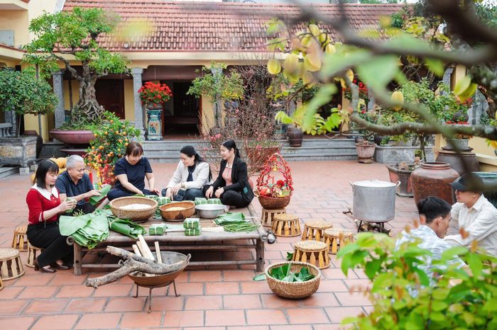 Dù đi chơi hay về quê ăn Tết, người bệnh cần mang theo đầy đủ thuốc điều trị đang sử dụng và các thuốc hỗ trợ (men tiêu hóa, thuốc bao niêm mạc…) theo đúng chỉ định của bác sĩ. Ảnh: Ngọc Thanh