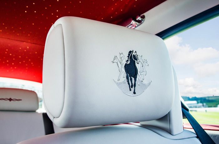 Trong tiếng Ả Rập, "Al-Adiyat" là tiếng vó ngựa va mạnh vào đá. Rolls-Royce cũng ra mắt bộ sưu tập Al-Adiyat Collection dành cho dòng Phantom và Wraith vào năm 2015.